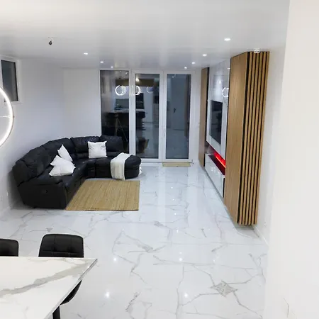 Holiday home Maison Proche De Massy, Antony Et Versailles Ouvriers Bienvenus Bievres